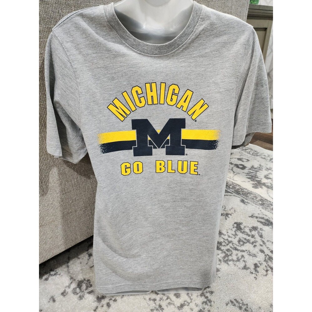 MICHIGAN WOLVERINES heather Gray Poly Cotton Logo T-shirt.  Men S